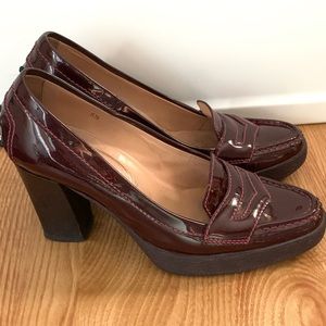 Tod's patent leather loafer block heels burgundy size 5.5
